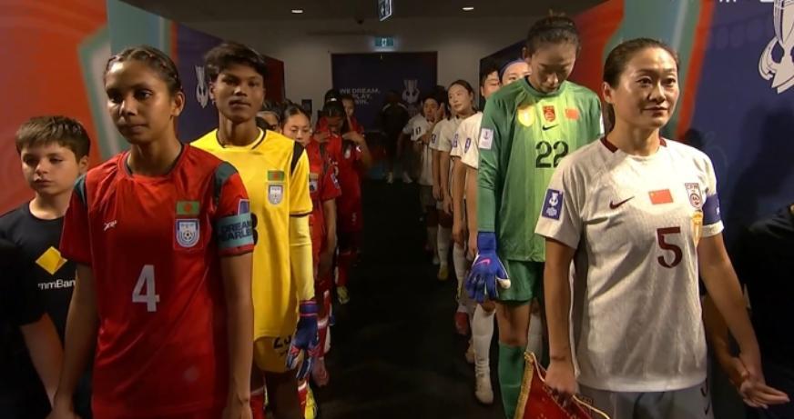 LOL赛事注册-中国女足2-0不足喜！赢球被骂，名嘴点评一针见血，小组第一难了